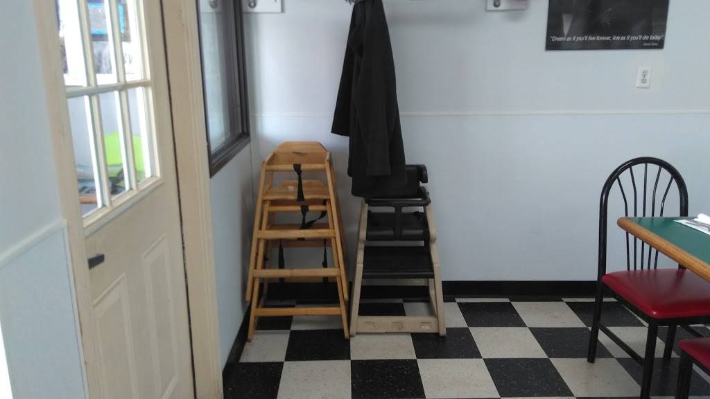 The Classic Coney Cafe | cafe | 2932 E Highland Rd, Highland Charter Twp, MI 48356, USA | 2488892724 OR +1 248-889-2724