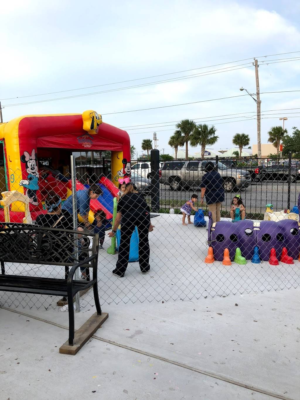 House of Burgers | restaurant | 1645 Airline Rd, Corpus Christi, TX 78412, USA | 3613342221 OR +1 361-334-2221