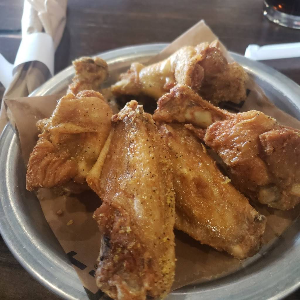 East Coast Wings + Grill | restaurant | Unit D1, 1875 E Broad St Unit D1, Statesville, NC 28625, USA | 7048738777 OR +1 704-873-8777