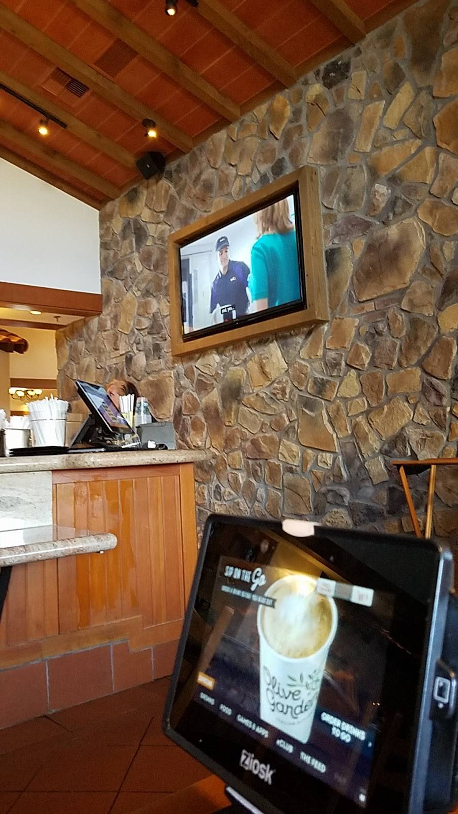 Olive Garden Italian Restaurant | meal takeaway | 1716 PA-228, Cranberry Twp, PA 16066, USA | 7247762622 OR +1 724-776-2622