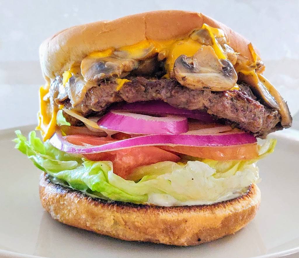Giant Burger | restaurant | 750 Doolittle Dr, San Leandro, CA 94577, USA | 5106356611 OR +1 510-635-6611