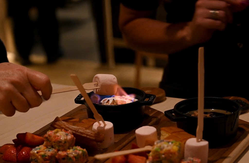 Melting Pot Social | restaurant | 74 Patton Ave, Asheville, NC 28801, USA | 8283776358 OR +1 828-377-6358