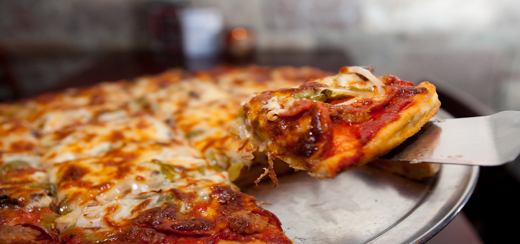 Salernos Pizzeria & Sports Bar | restaurant | 9301 W 63rd St, Hodgkins, IL 60525, USA | 7083540099 OR +1 708-354-0099