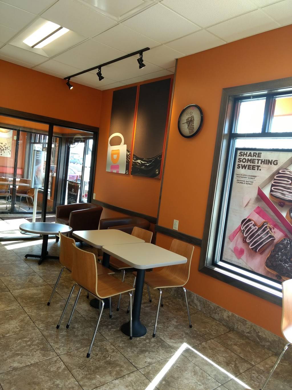 Dunkin | bakery | 13128 Royalton Rd, Strongsville, OH 44136, USA | 2166407752 OR +1 216-640-7752