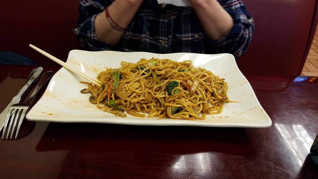 Asian Star Chinese Restaurant | restaurant | 1 Quaker Village Shopping Center, Leetsdale, PA 15056, USA | 4127498298 OR +1 412-749-8298