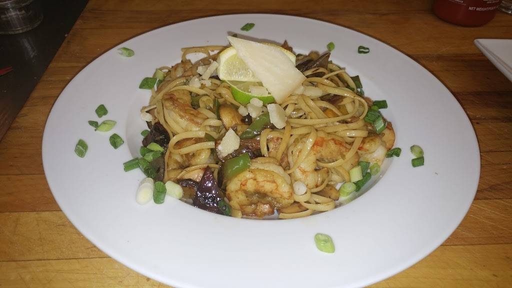 Resto de la berge | restaurant | 599 A 1re Av, Grandes-Piles, QC G0X 1H0, Canada | 8195388585 OR +1 819-538-8585