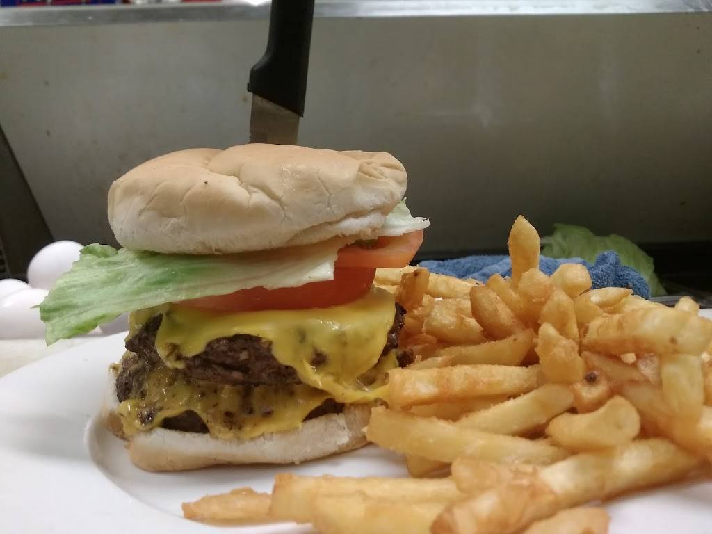 Globe Restaurant | restaurant | 6965 Truck World Blvd, Hubbard, OH 44425, USA | 3305349725 OR +1 330-534-9725