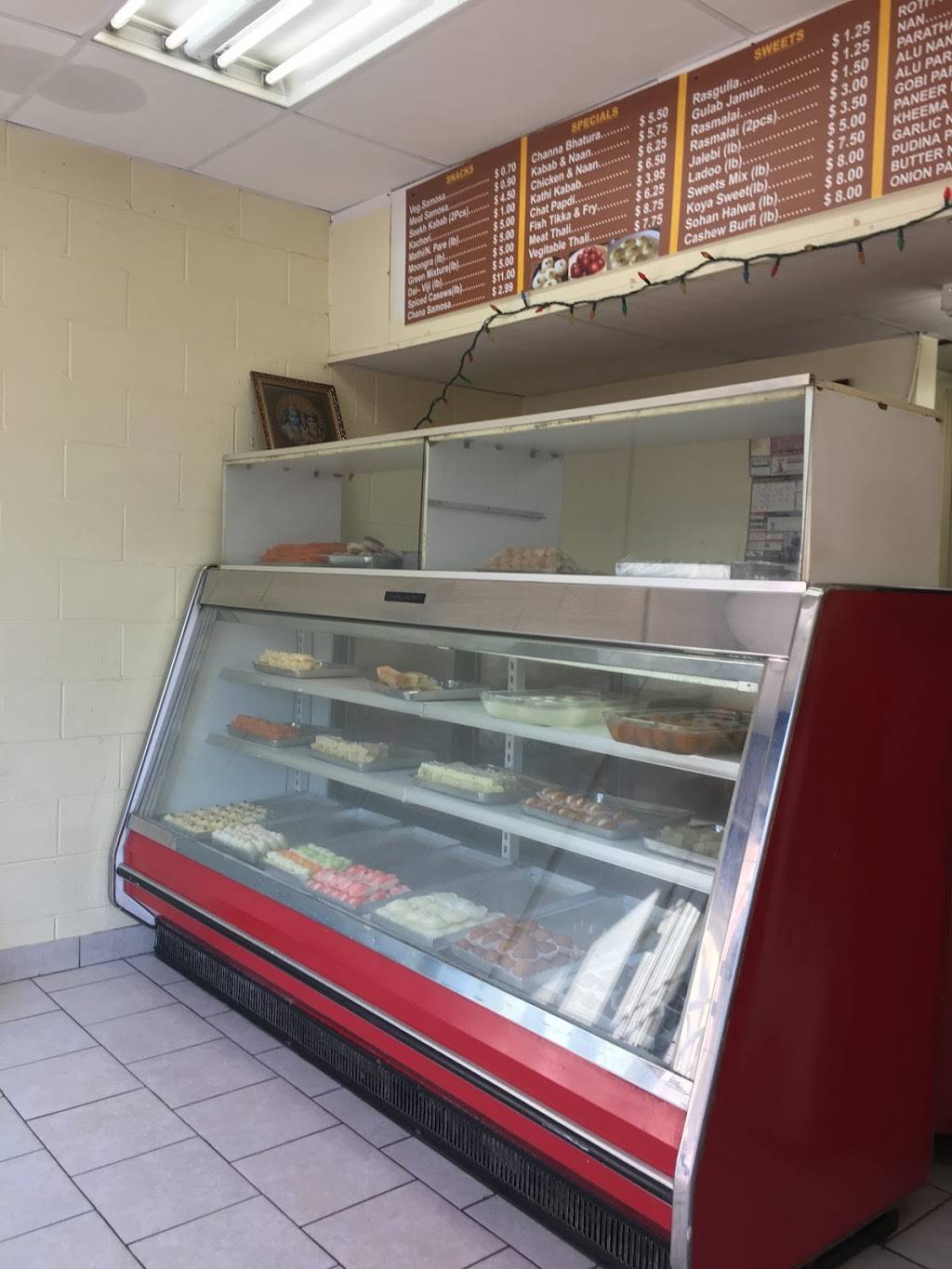 Moti Palace | restaurant | 50 Weybright Ct, Scarborough, ON M1S 5A8, Canada | 4162995000 OR +1 416-299-5000