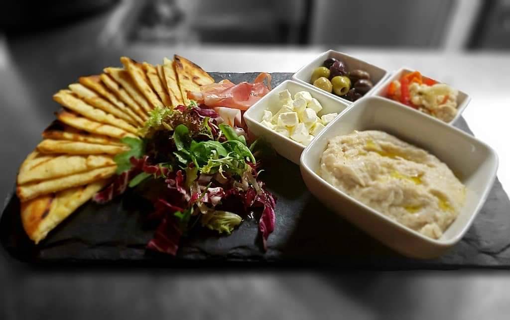 The Revival Craft Kitchen and Bar | restaurant | 219 Main St, East Greenwich, RI 02818, USA | 4013363747 OR +1 401-336-3747