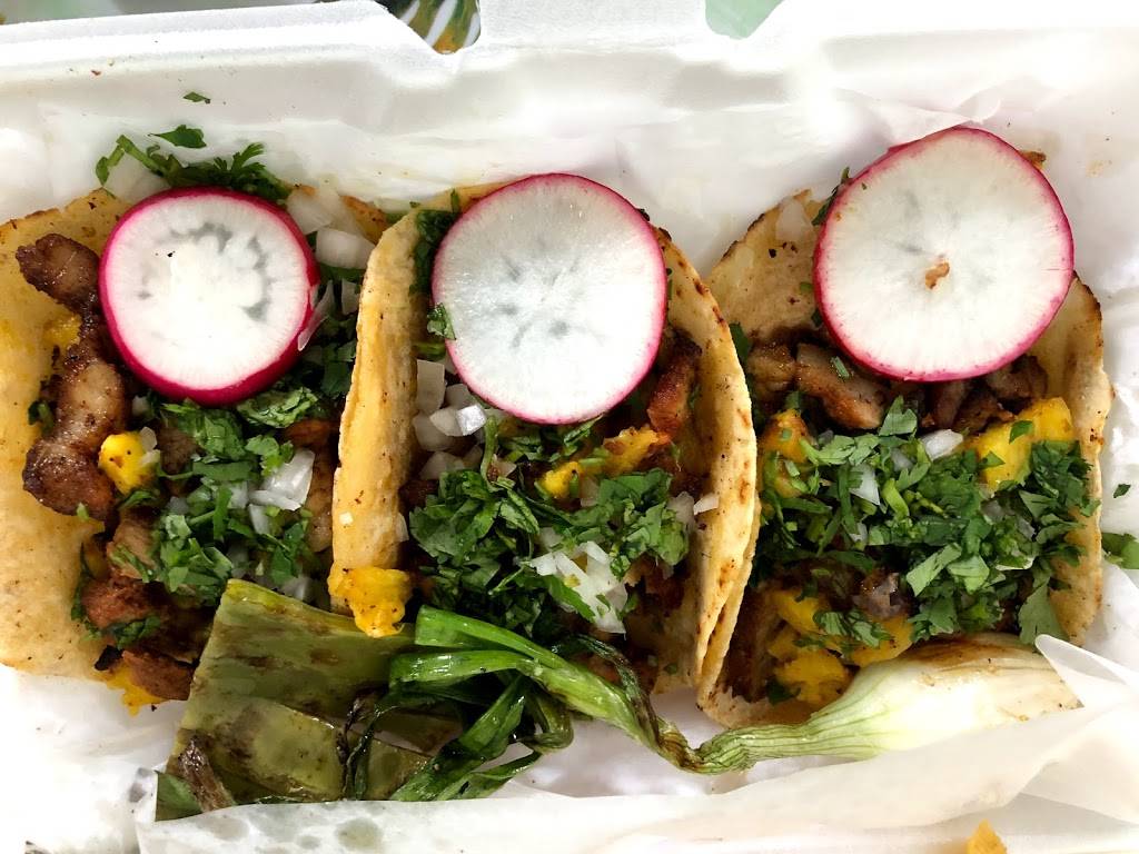 J&Ls Taco Loco | restaurant | 254 Park Ave, East Rutherford, NJ 07073, USA | 2019330059 OR +1 201-933-0059