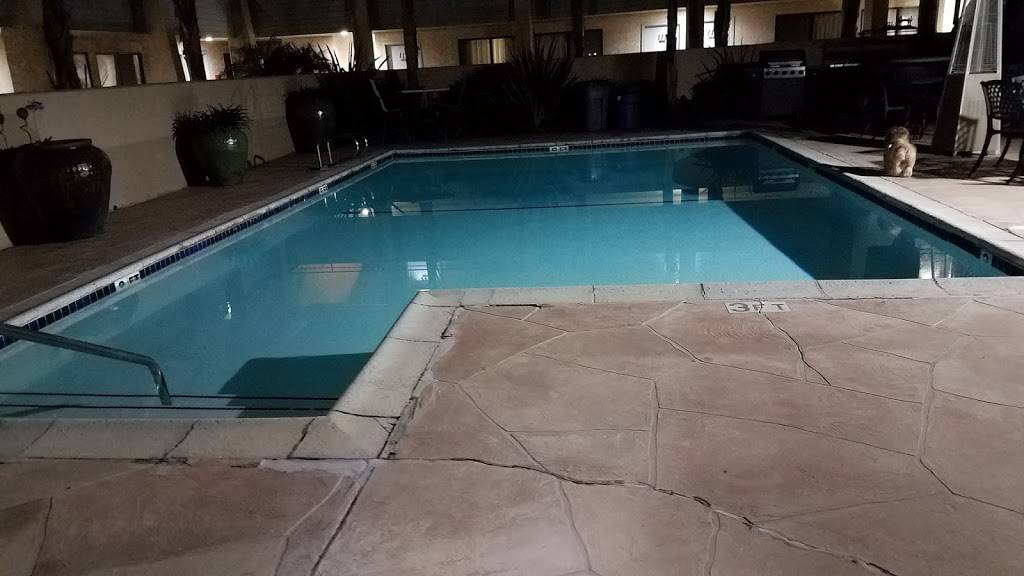 OCairns Inn & Suites | restaurant | 940 E Ocean Ave, Lompoc, CA 93436, USA | 8057357731 OR +1 805-735-7731