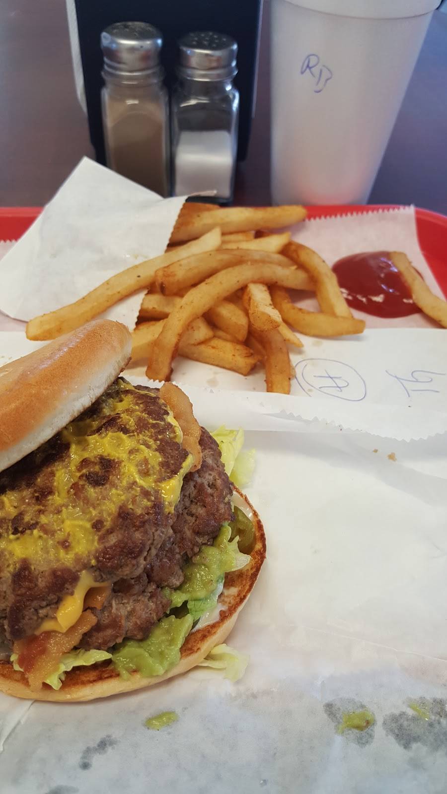 Big Chew Chews Burgers | restaurant | 8150 W Adams Ave, Temple, TX 76502, USA | 2547804300 OR +1 254-780-4300