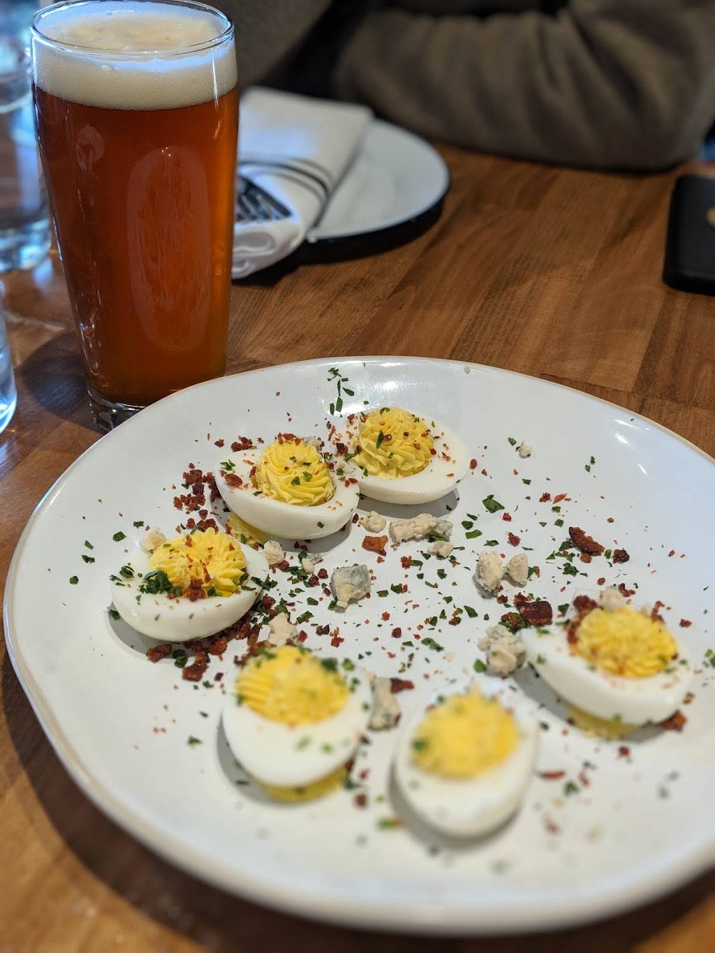 foothill | restaurant | 2835 E Foothill Blvd, Pasadena, CA 91107, USA | 6264492337 OR +1 626-449-2337