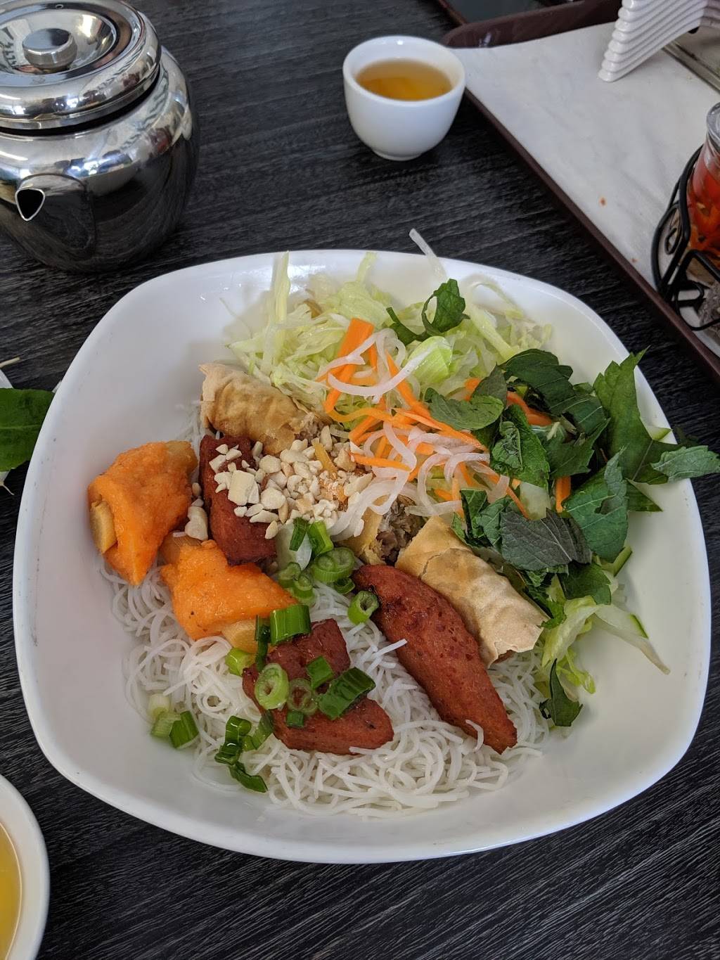 Pho You & I | restaurant | 3406 Dundas St W, York, ON M6S 2S4, Canada | 4167621919 OR +1 416-762-1919