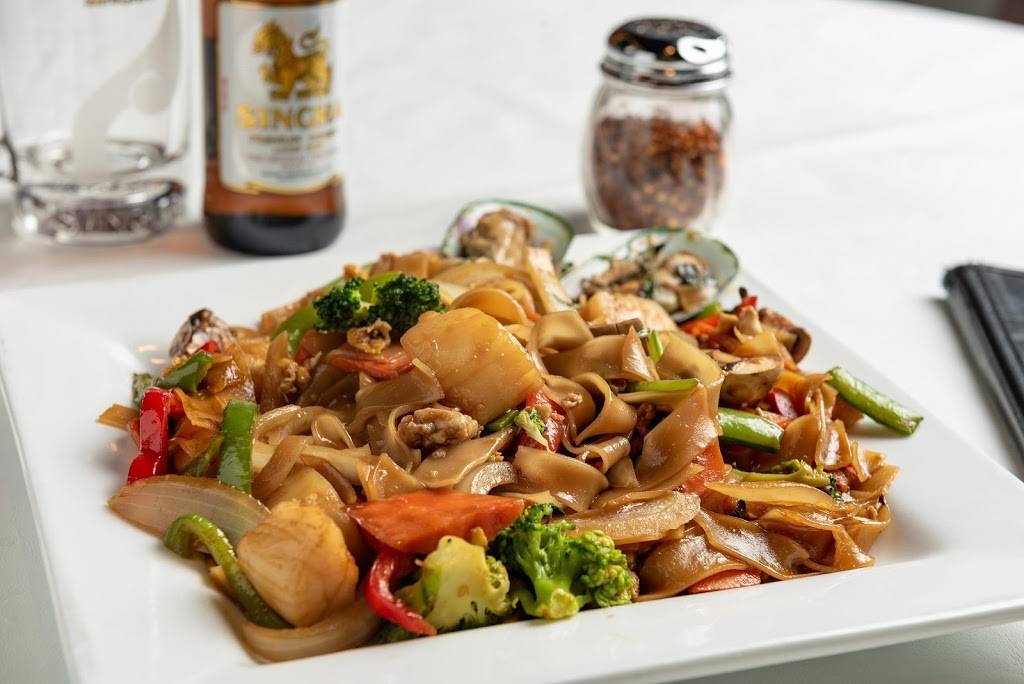 Phuket Thai Restaurant and Sushi | restaurant | 475 Providence Main St NW Ste 102, Huntsville, AL 35806, USA | 2568298800 OR +1 256-829-8800