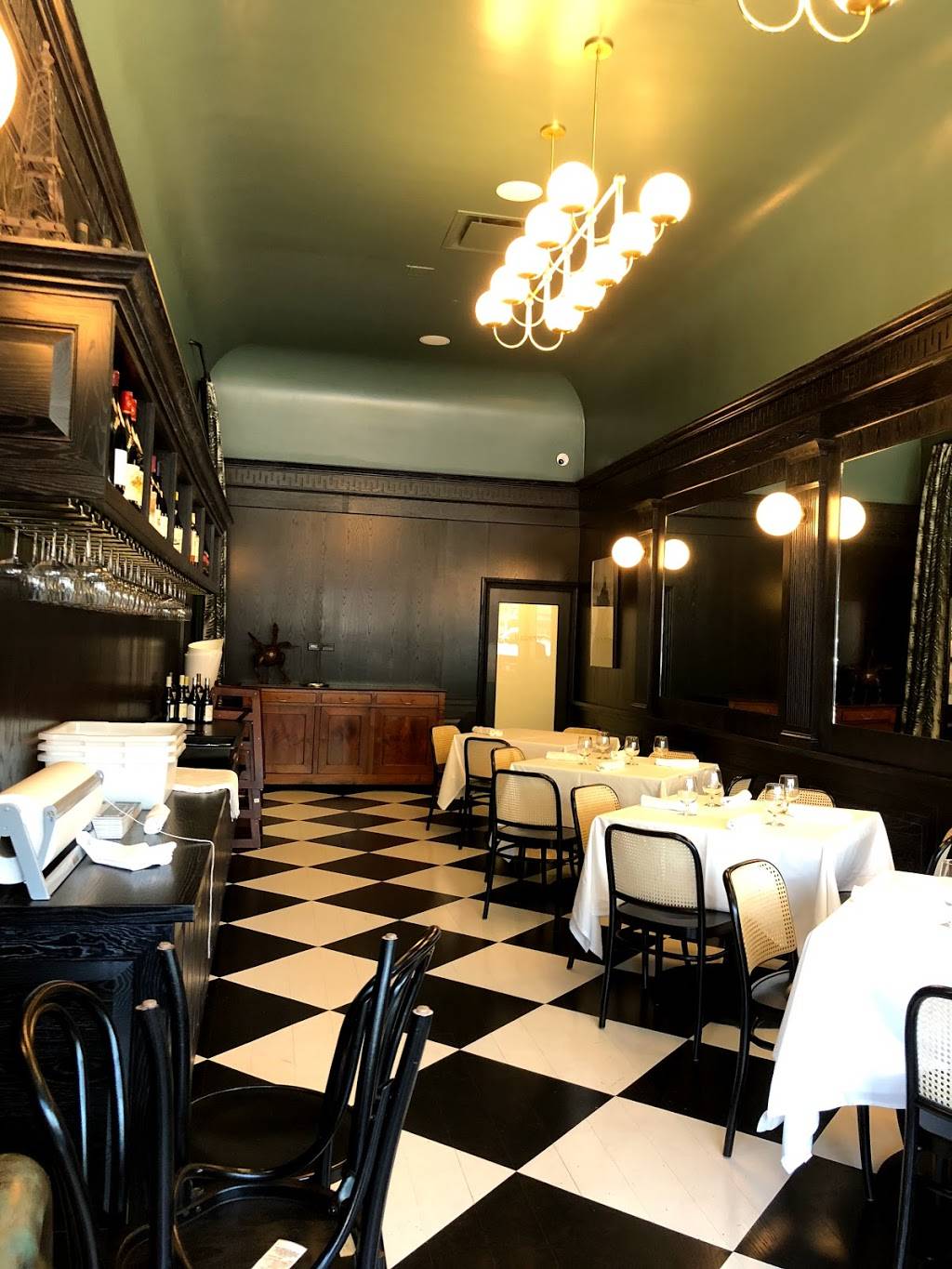 Petit Trois | restaurant | 13705 Ventura Blvd, Sherman Oaks, CA 91423, USA | 8189892600 OR +1 818-989-2600