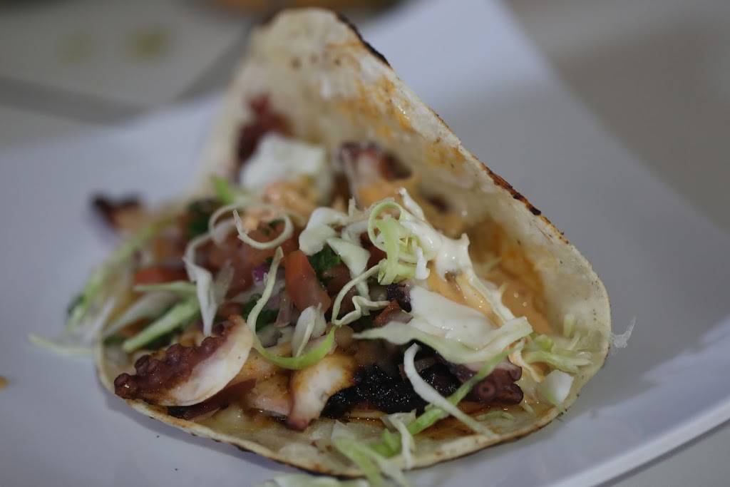 Mariscos Rubens y Charlies Seafood | restaurant | Av Del Pacifico 493, Costa, 22667 Tijuana, B.C., Mexico | 016643782421 OR +52 664 378 2421