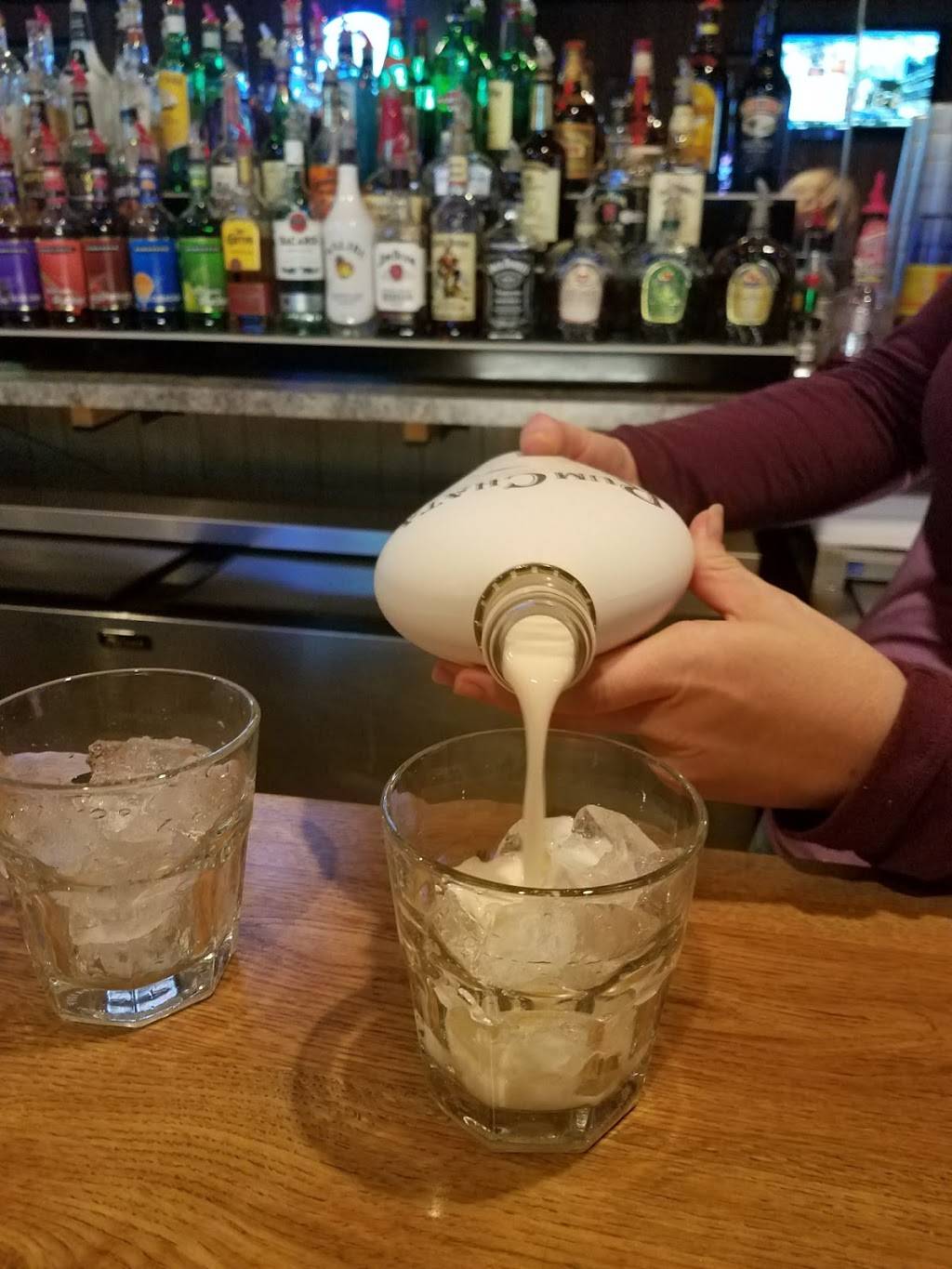 A & B Cafe | restaurant | 110 N Main St, Winchester, IN 47394, USA | 7655842690 OR +1 765-584-2690