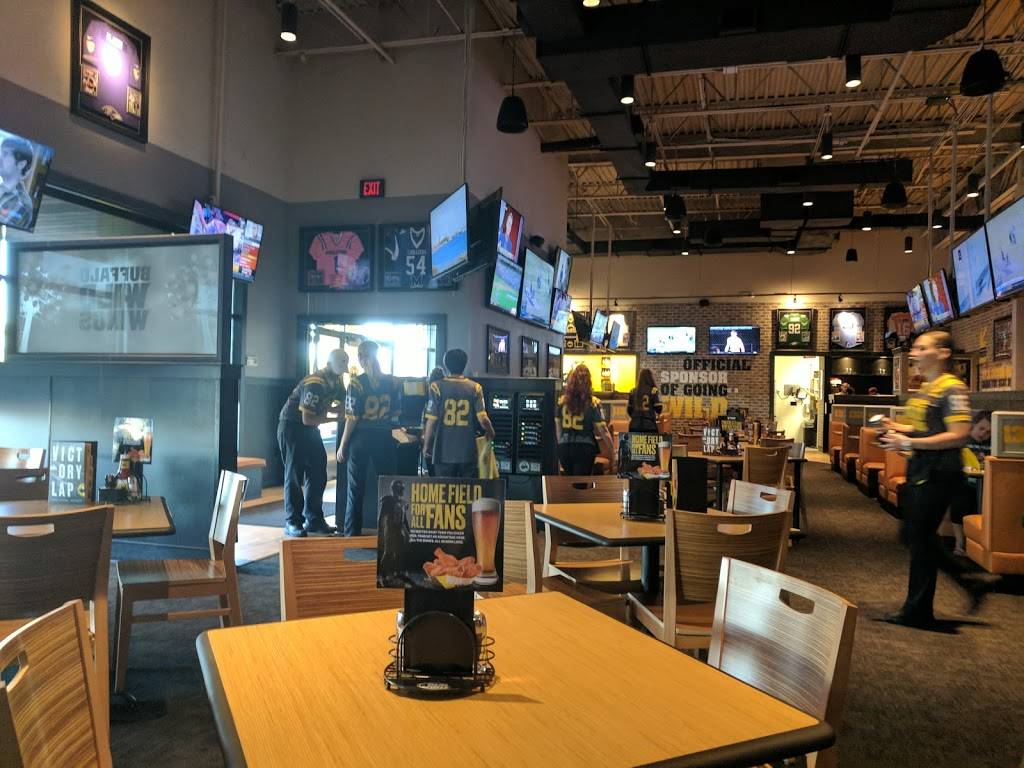 Buffalo Wild Wings | restaurant | 540 W Main St, Middletown, DE 19709, USA | 3022850000 OR +1 302-285-0000