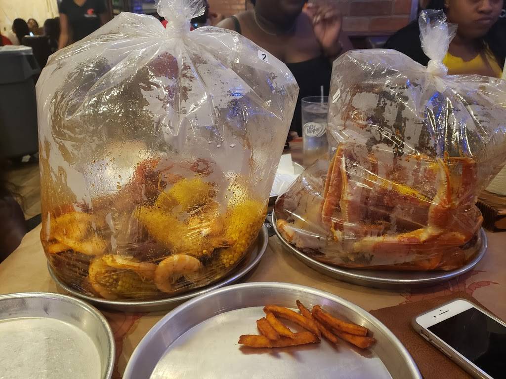 Crafty Crab | restaurant | 4402 N University Dr, Lauderhill, FL 33351, USA | 9545304995 OR +1 954-530-4995