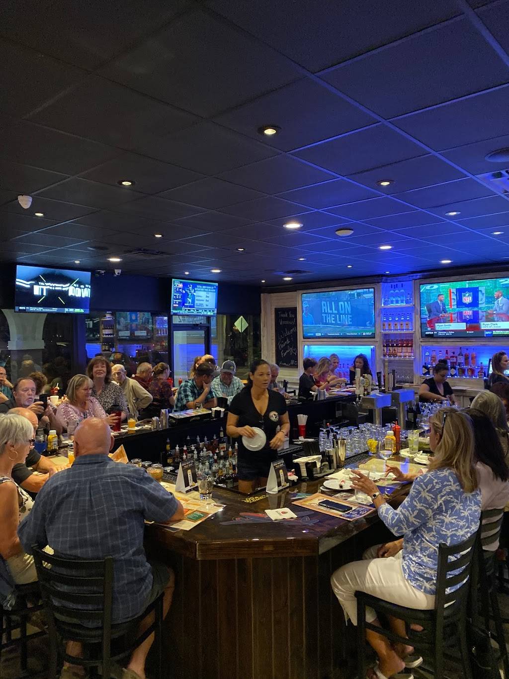 Lindburgers Jupiter | restaurant | 1695 W Indiantown Rd Suite 2-5, Jupiter, FL 33458, USA | 5617689918 OR +1 561-768-9918