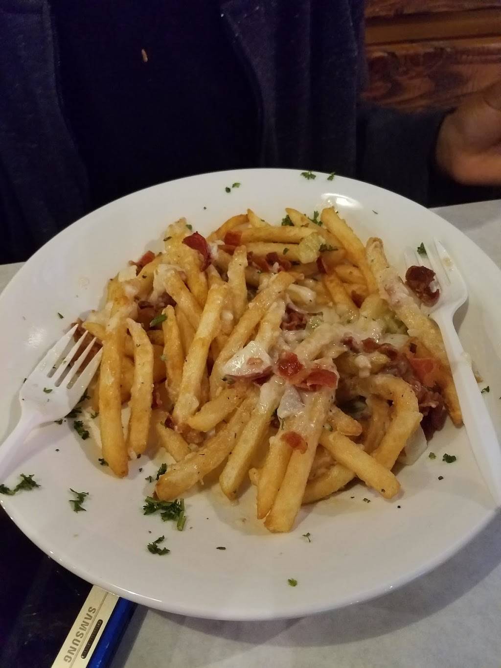 Claws Restaurant | restaurant | 12125 Brookhurst St, Garden Grove, CA 92840, USA | 7145901295 OR +1 714-590-1295