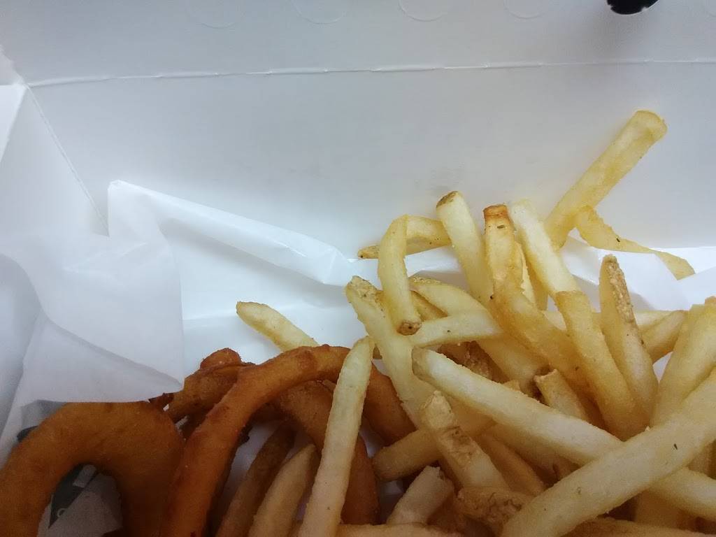 Hardees | restaurant | 4401 E 10th St, Indianapolis, IN 46201, USA | 3173594655 OR +1 317-359-4655