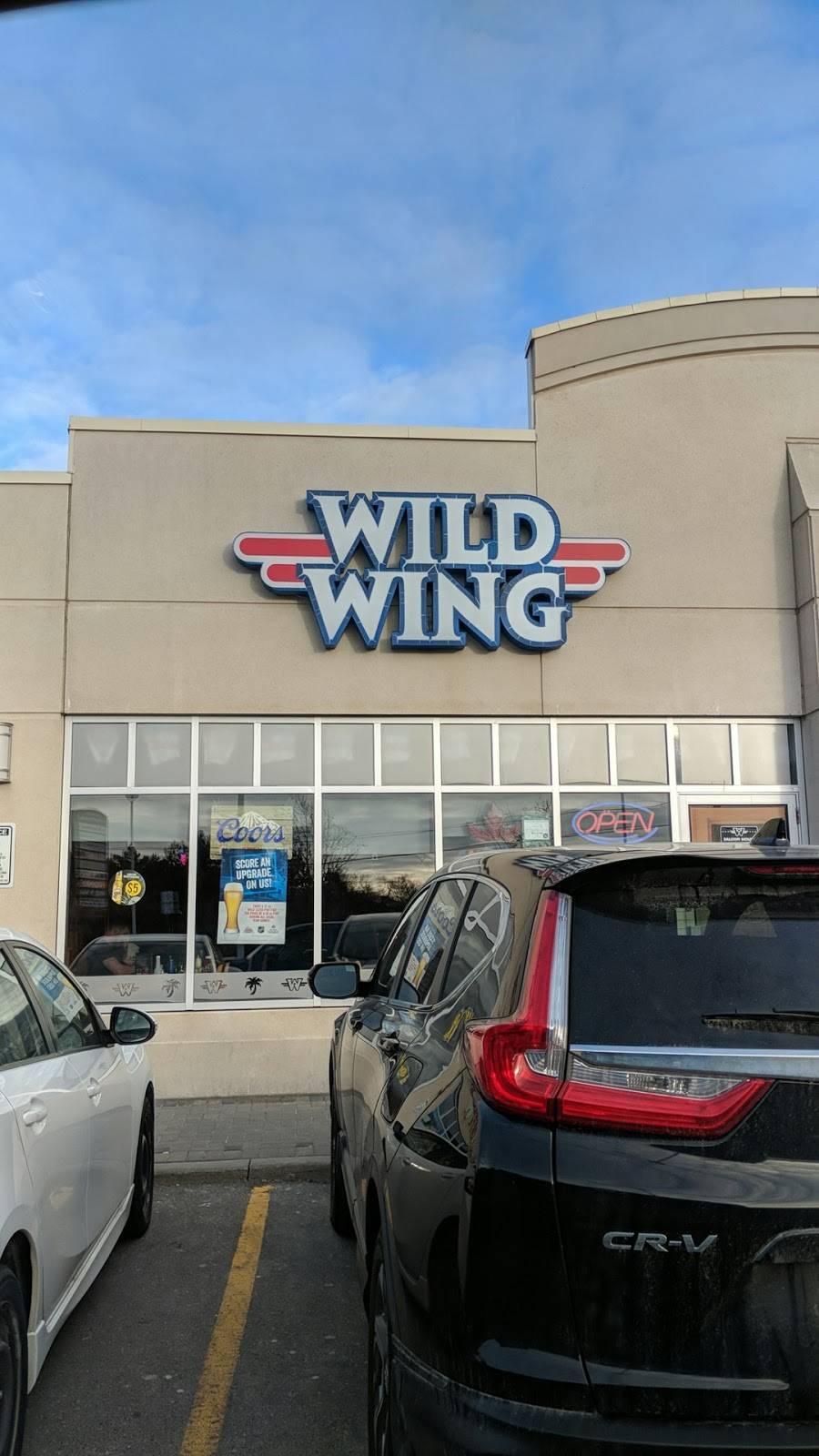 Wild Wing | restaurant | 13461 Yonge St, Richmond Hill, ON L4E 0L2, Canada | 9057734929 OR +1 905-773-4929