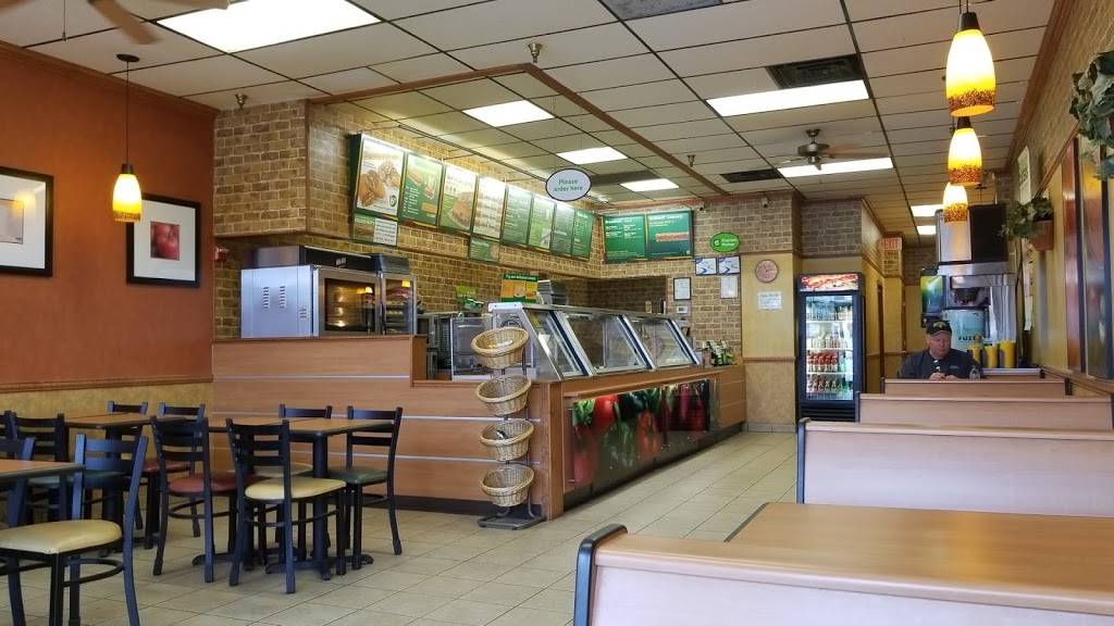 Subway | restaurant | 215 Commonwealth Dr, Wytheville, VA 24382, USA | 2762284848 OR +1 276-228-4848
