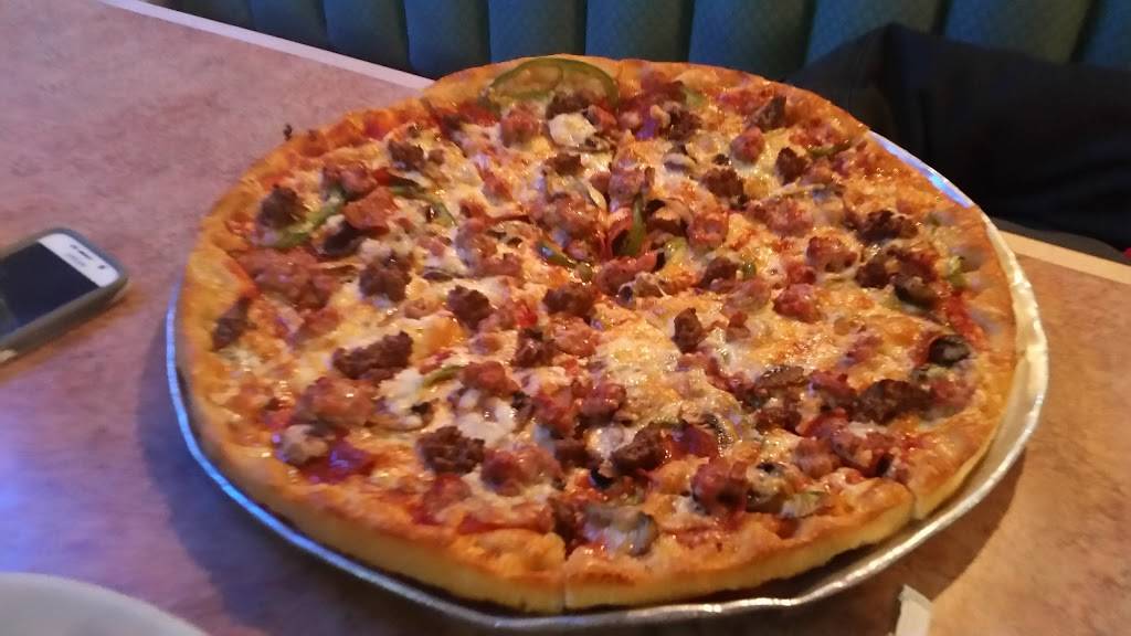 Captains Pizza House | restaurant | 4050 Main St, Bridgeport, CT 06606, USA | 2033710470 OR +1 203-371-0470