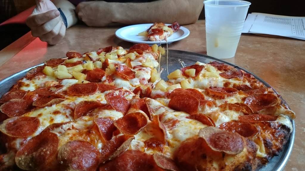 Toppers Pizza | restaurant | 2100 Saviers Rd, Oxnard, CA 93033, USA | 8053854444 OR +1 805-385-4444