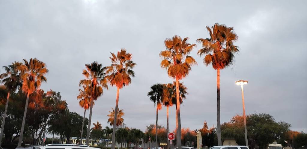 Shoppes at Lago Mar | shopping mall | 15700 SW 72nd St, Miami, FL 33193, USA | 3059471664 OR +1 305-947-1664