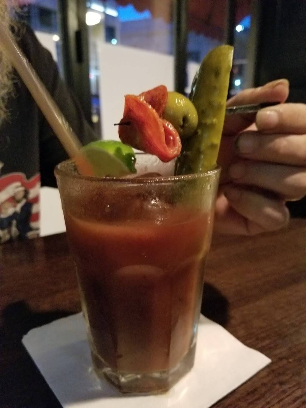 Vans Downtown Davenport | restaurant | 217 Brady St, Davenport, IA 52803, USA | 5633231700 OR +1 563-323-1700