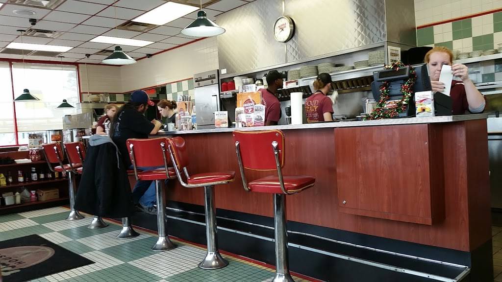 Huddle House | restaurant | 1603 S Adams St, Fulton, MS 38843, USA | 6628624367 OR +1 662-862-4367