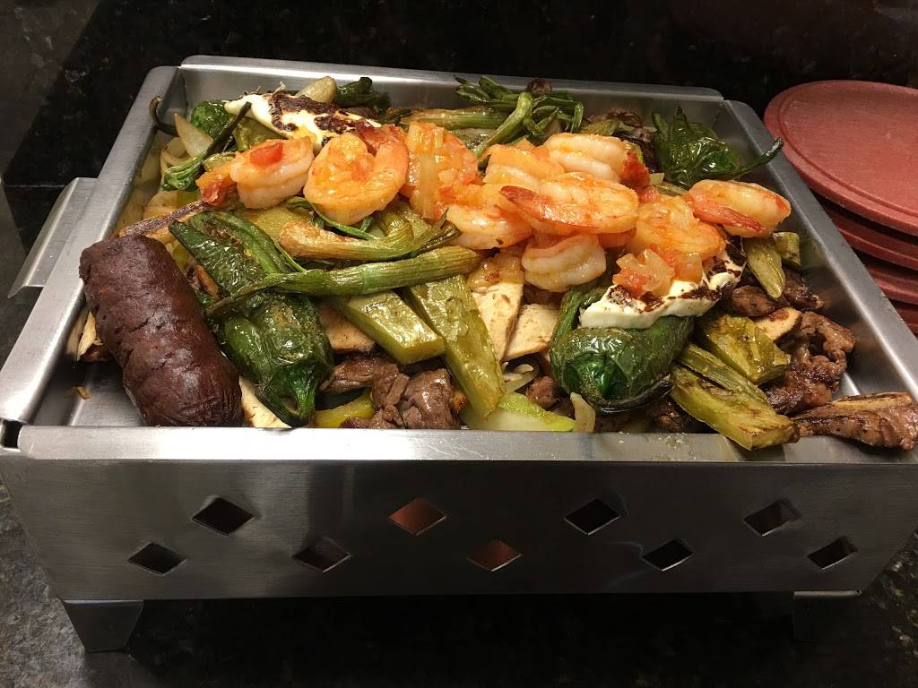 Taqueria Parrilla Azteca | restaurant | 1350 E Chicago St #29, Elgin, IL 60120, USA | 8476222208 OR +1 847-622-2208