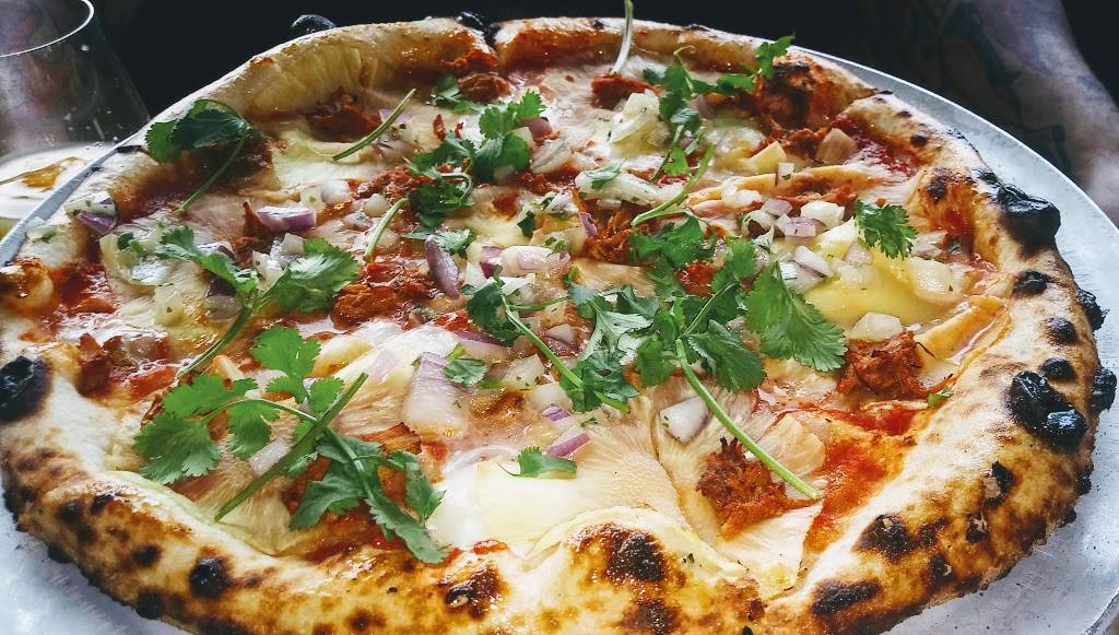 Bennys Big Time Pizzeria | restaurant | 206 Greenfield St, Wilmington, NC 28401, USA | 9105502525 OR +1 910-550-2525