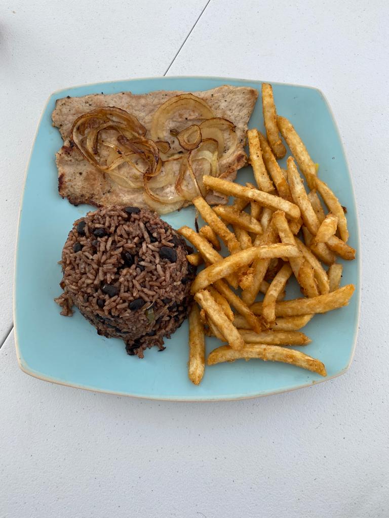 Food Truck Chef Araceli & Luis | restaurant | 7711 Causeway Blvd, Tampa, FL 33619, USA | 7863890630 OR +1 786-389-0630