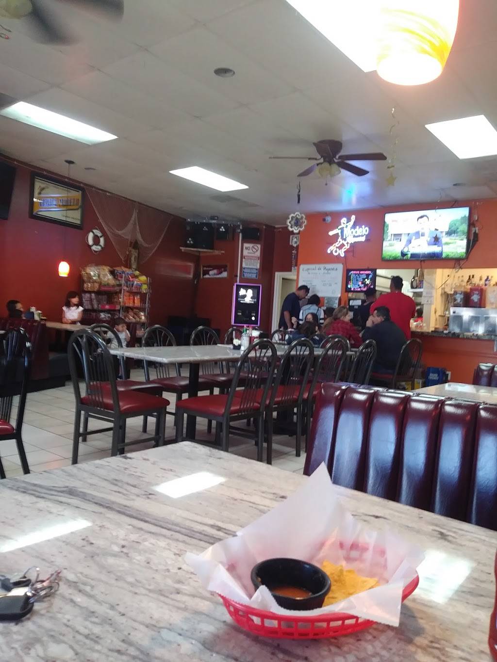 Tipicos Centro America Restaurant Pupusas | restaurant | 1945 N Nellis Blvd, Las Vegas, NV 89115, USA | 7024598000 OR +1 702-459-8000