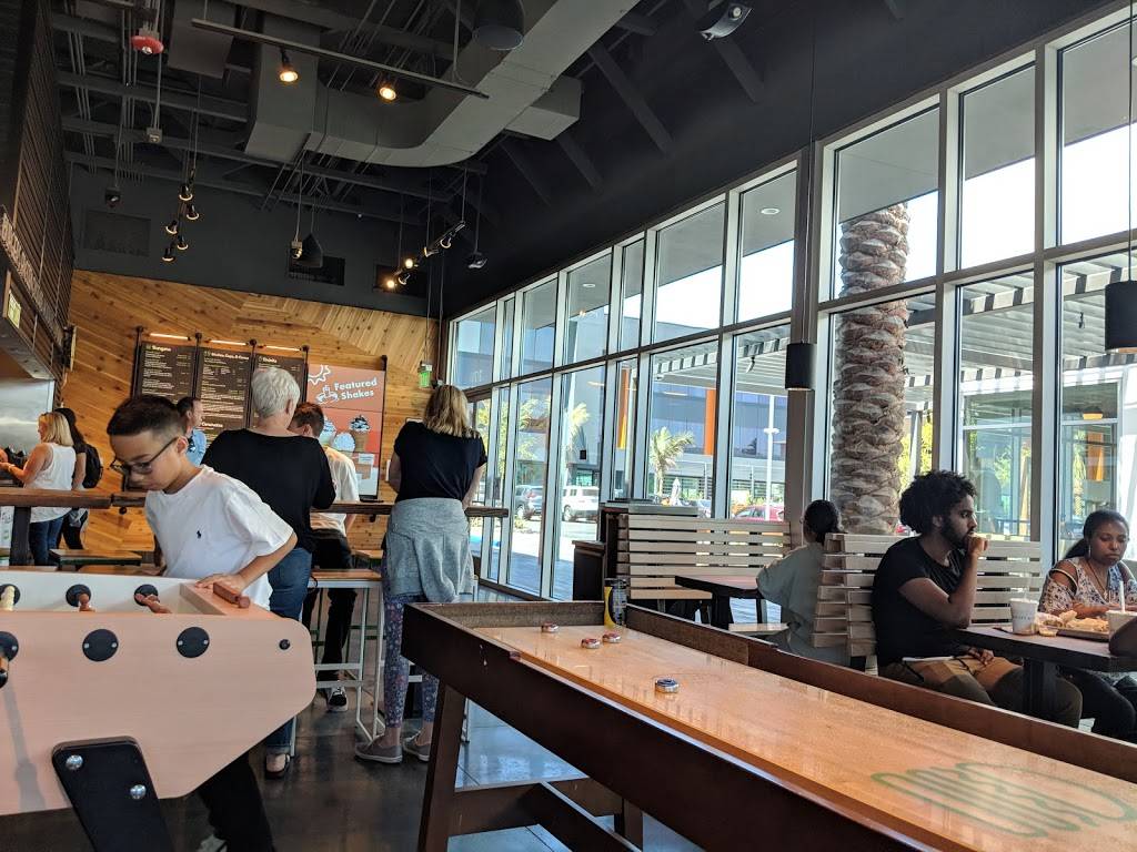 Shake Shack | restaurant | 2171 Rosecrans Ave, El Segundo, CA 90245, USA | 4243972170 OR +1 424-397-2170