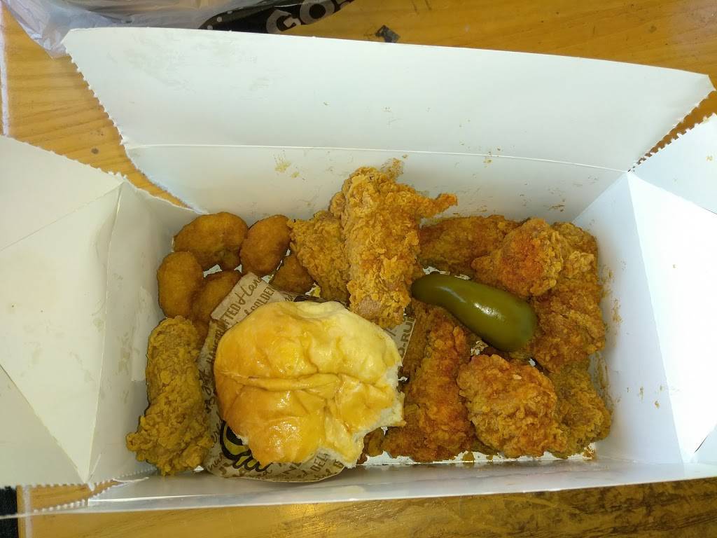 Golden Chick | meal takeaway | 2253 S Buckner Blvd, Dallas, TX 75227, USA | 2142755757 OR +1 214-275-5757