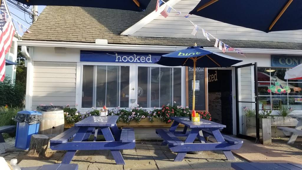Hooked | restaurant | 34 S Etna Ave, Montauk, NY 11954, USA | 6316682111 OR +1 631-668-2111