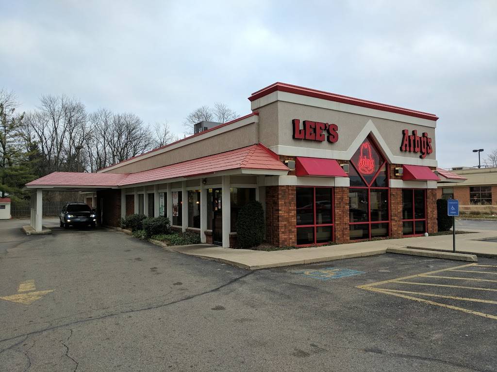 Lees Famous Recipe Chicken | restaurant | 5940 Far Hills Ave, Dayton, OH 45429, USA | 9374392788 OR +1 937-439-2788