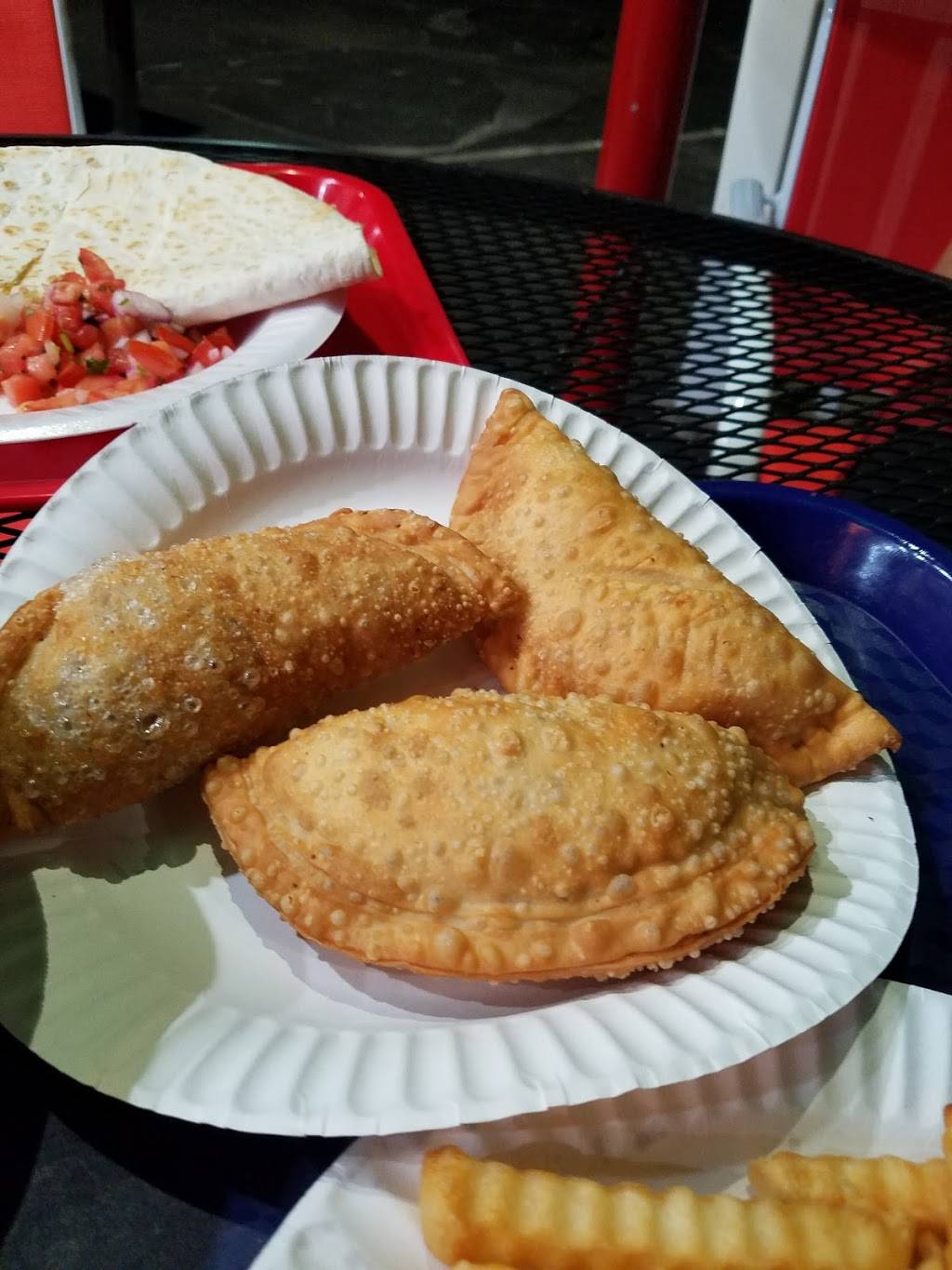 The Spot | restaurant | 918 E Jericho Turnpike, Huntington Station, NY 11746, USA | 6314237768 OR +1 631-423-7768