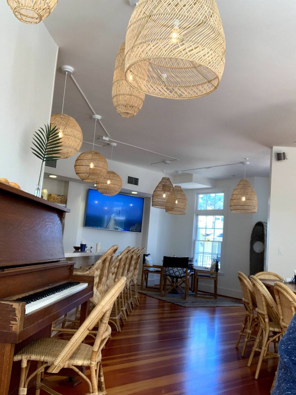 Louies at the Beach | restaurant | 468 Front St, Avila Beach, CA 93424, USA | 8053295666 OR +1 805-329-5666