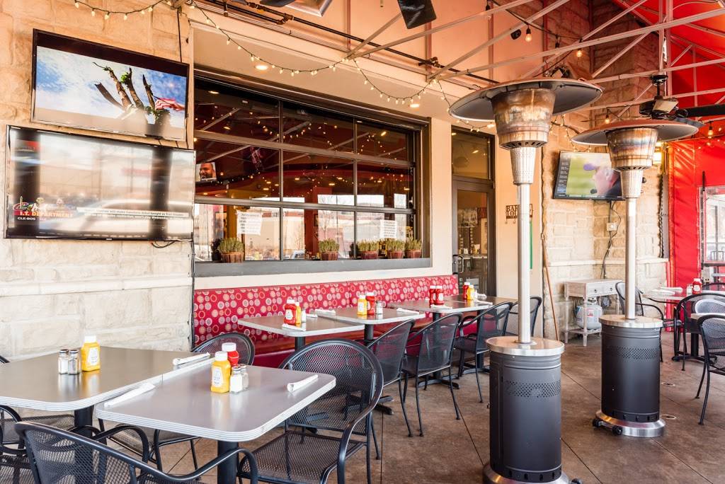 Luckys Burger & Brew Brookhaven | restaurant | 305 Brookhaven Ave #1250, Brookhaven, GA 30319, USA | 6787051713 OR +1 678-705-1713