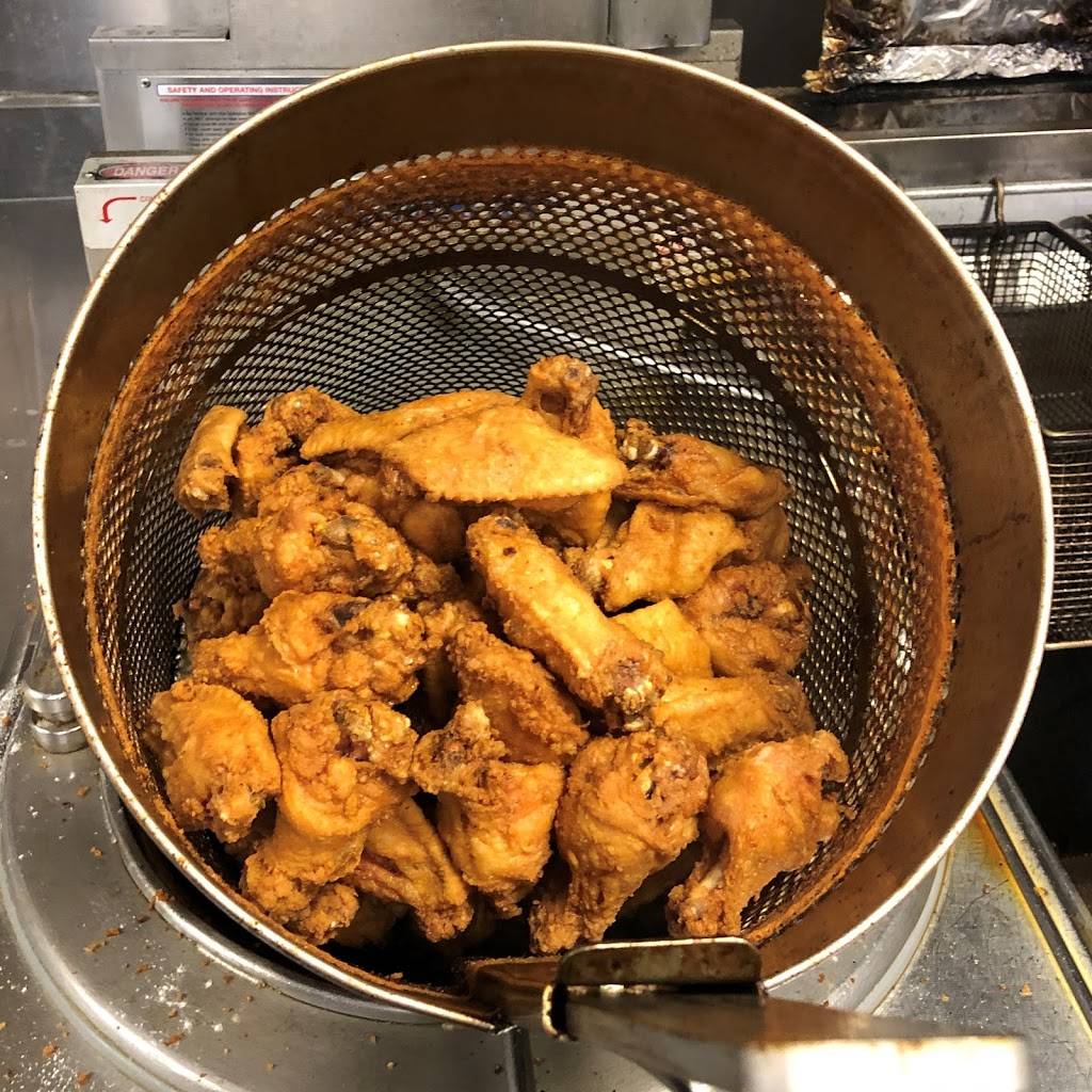 Jacquies Subventure | restaurant | 137 Broad St E, Dunnville, ON N1A 1E8, Canada | 9057748083 OR +1 905-774-8083