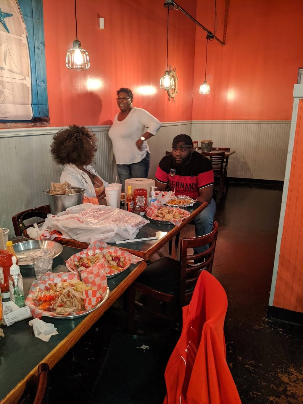 Krab Kingz | restaurant | 1334 Central Park Dr, OFallon, IL 62269, USA | 6182068834 OR +1 618-206-8834