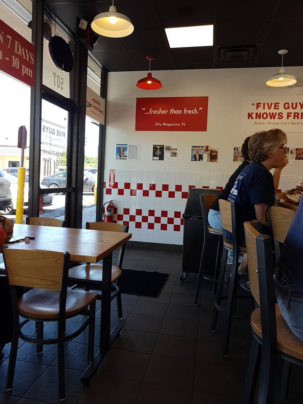 Five Guys | meal takeaway | 507 Quince Orchard Rd, Gaithersburg, MD 20878, USA | 2409126745 OR +1 240-912-6745