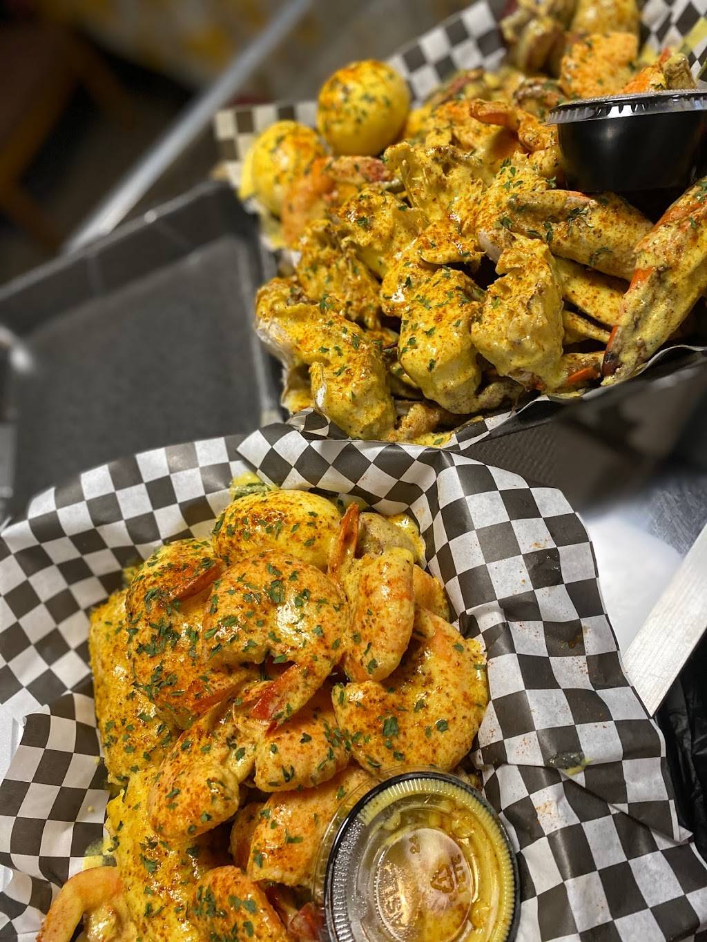 Taste My Garlic Crabs llc | restaurant | 212 Garden Ct, Ridgeville, SC 29472, USA | 8432096106 OR +1 843-209-6106