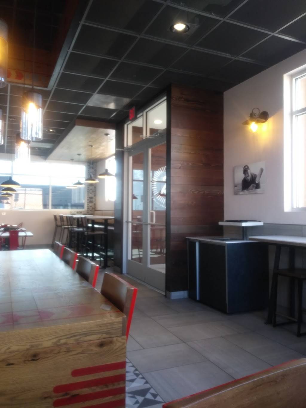 Blakes Lotaburger | restaurant | 1640 Gibson Blvd SE, Albuquerque, NM 87106, USA | 5052249990 OR +1 505-224-9990